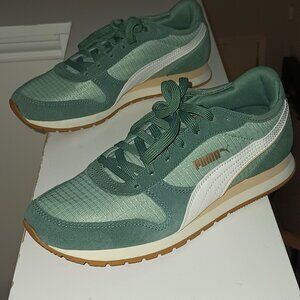 Cute Green Pumas with Gum Sole